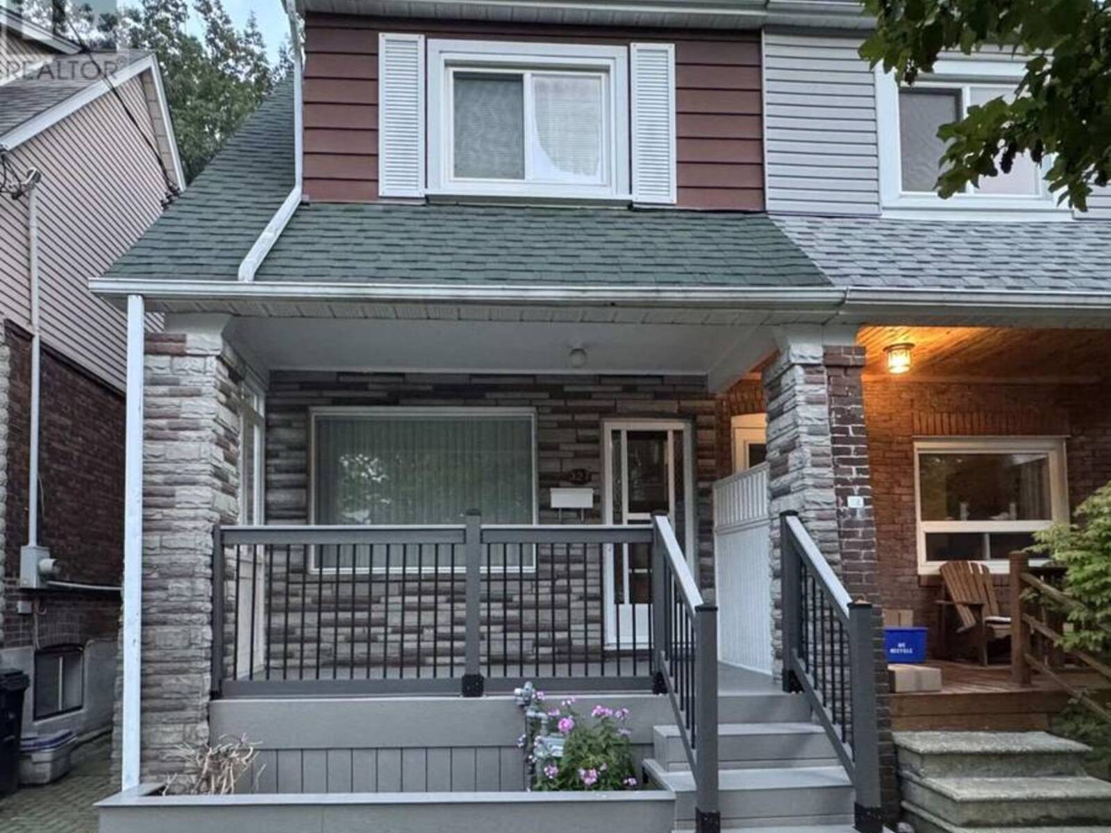 327 SPRINGDALE BOULEVARD, Toronto, Ontario M4C 2A3