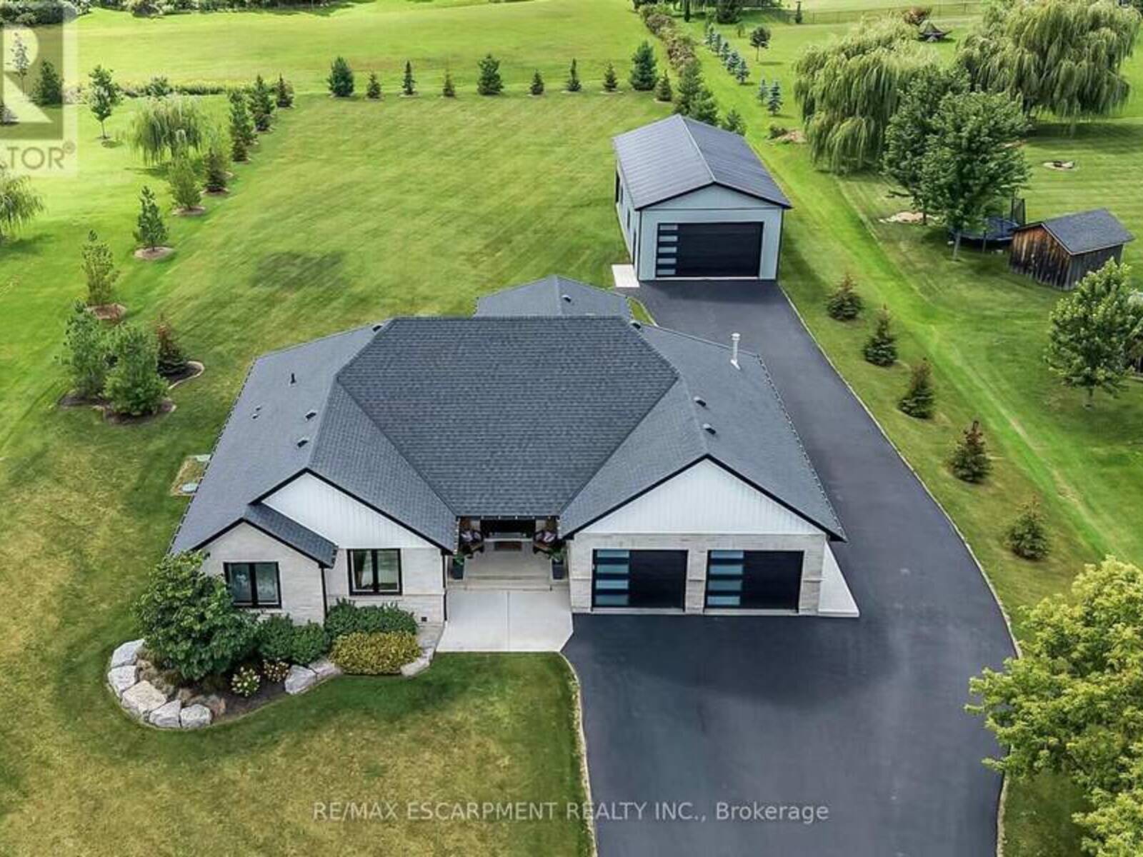 33 MONTURE STREET N, Cayuga, Ontario N0A 1E0