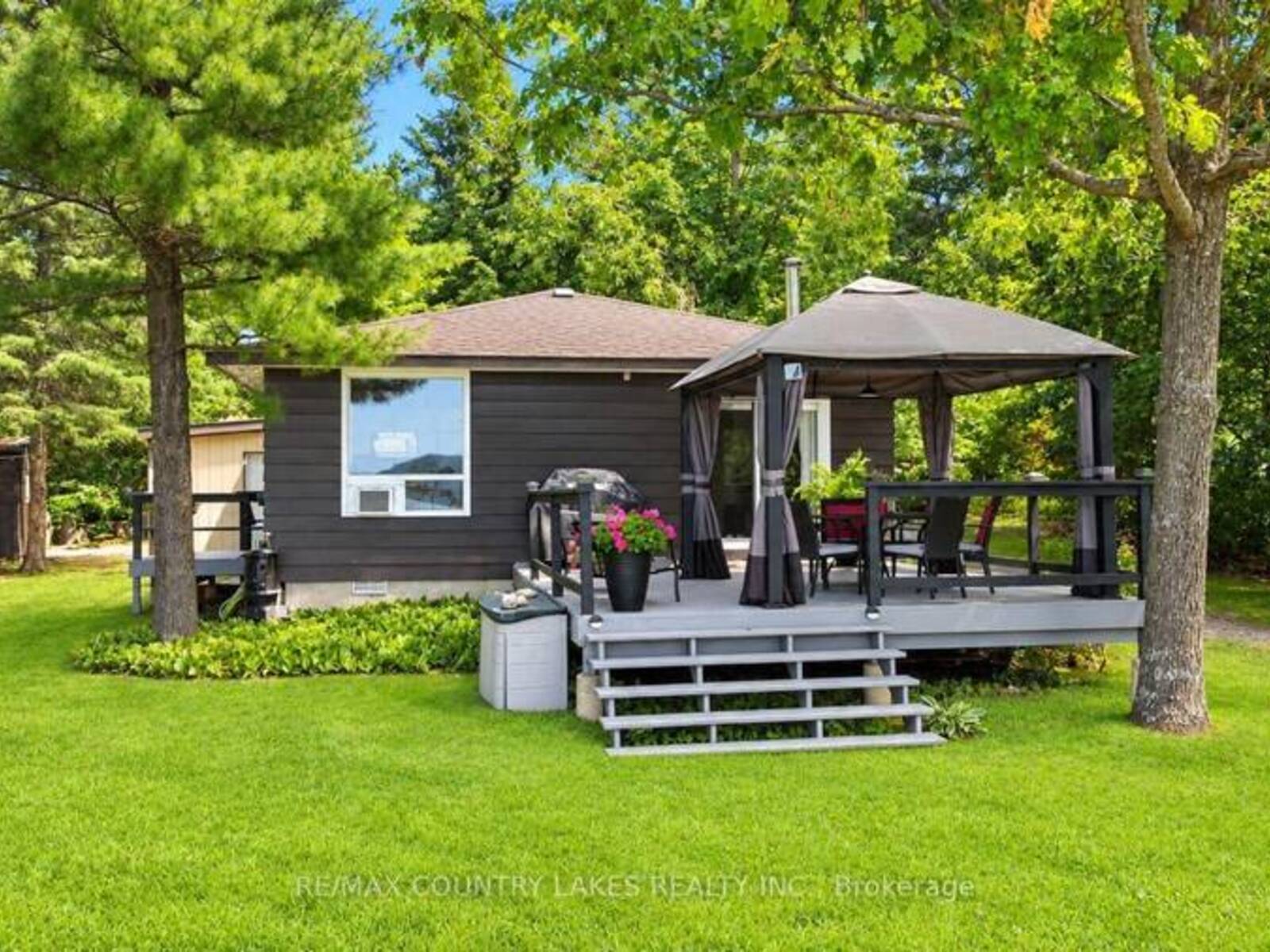 31 HILLCREST AVENUE, Kawartha Lakes, Ontario K0M 2B0
