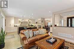25 QUEENSBOROUGH CRESCENT | Toronto Ontario | Slide Image Fifteen