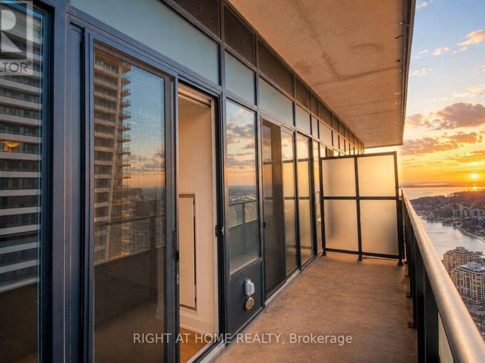 LPH02B - 20 SHORE BREEZE DRIVE, Toronto, Ontario M8V 1A1