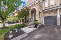 34 ROYAL LINKS CIRCLE | Brampton Ontario | Slide Image Three