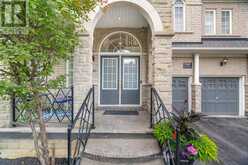 34 ROYAL LINKS CIRCLE | Brampton Ontario | Slide Image Four