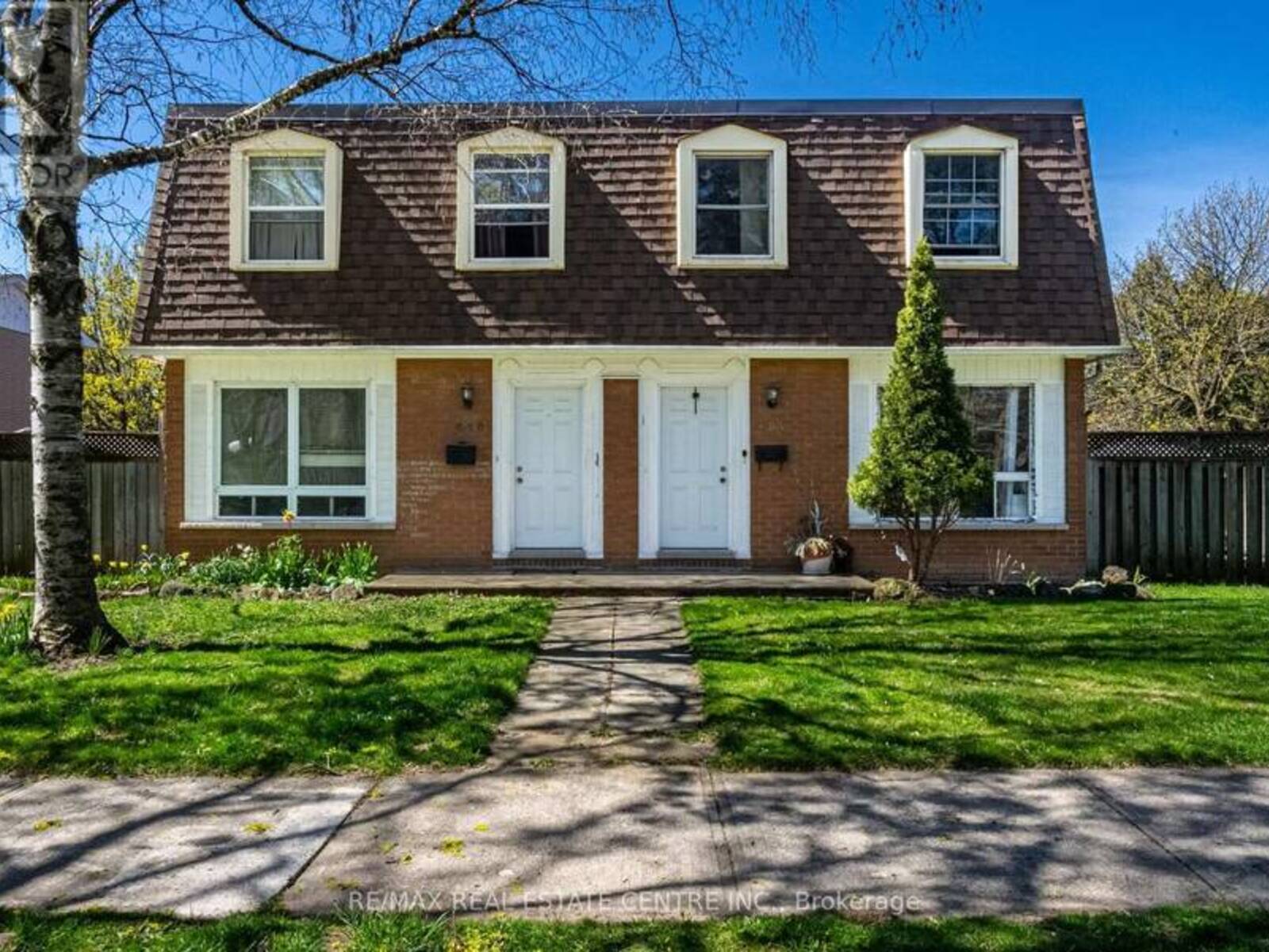 648-654 FRANCIS ROAD, Burlington, Ontario L7T 3X7