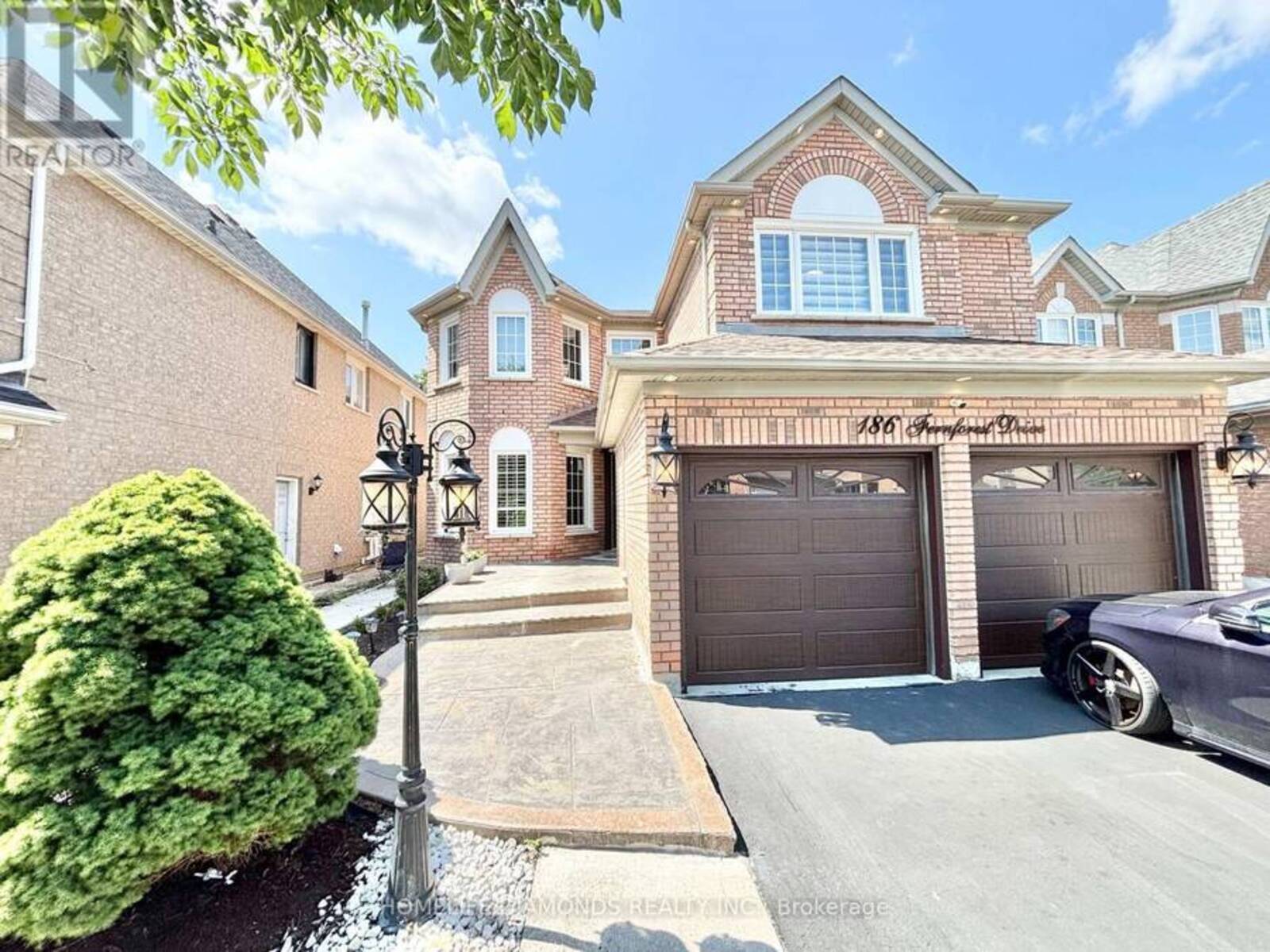 186 FERNFOREST DRIVE, Brampton, Ontario L6R 1T7