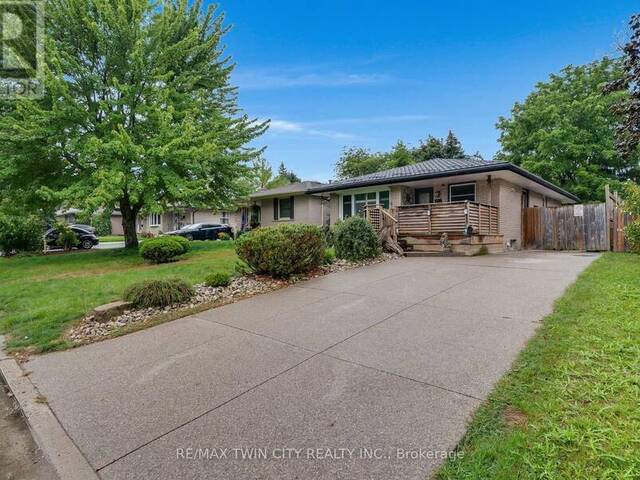 83 KIMBERLY CRESCENT Kitchener Ontario, N2E 1C8 - 3 Bedrooms Home For Sale