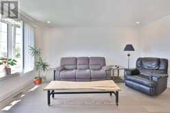 11 LYNWOOD DRIVE | Hamilton Ontario | Slide Image Twelve
