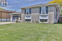 11 LYNWOOD DRIVE | Hamilton Ontario | Slide Image Four