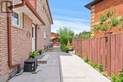 87 MONTE DRIVE | Hamilton Ontario | Slide Image Forty