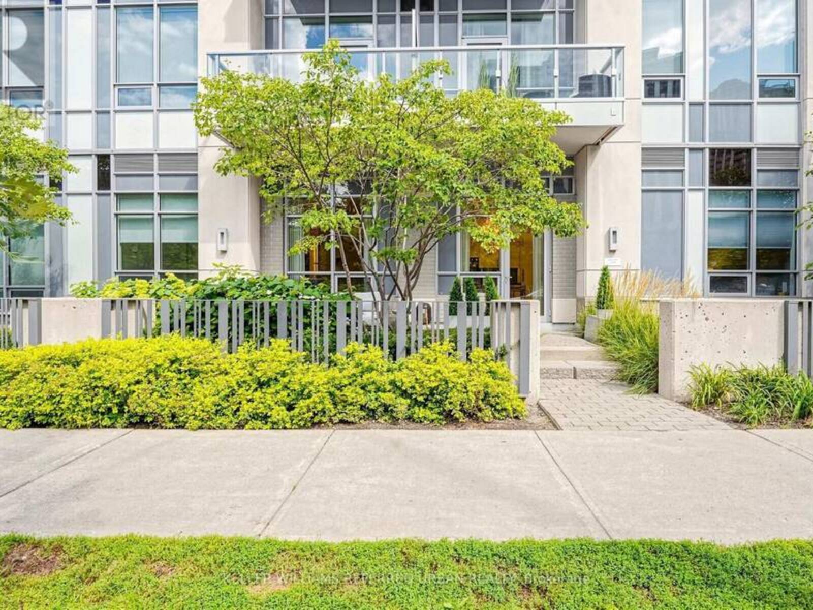130 - 120 HARRISON GARDEN BOULEVARD, Toronto, Ontario M2N 0H1