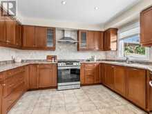 47 TOPHAM CRESCENT | Richmond Hill Ontario | Slide Image Thirteen