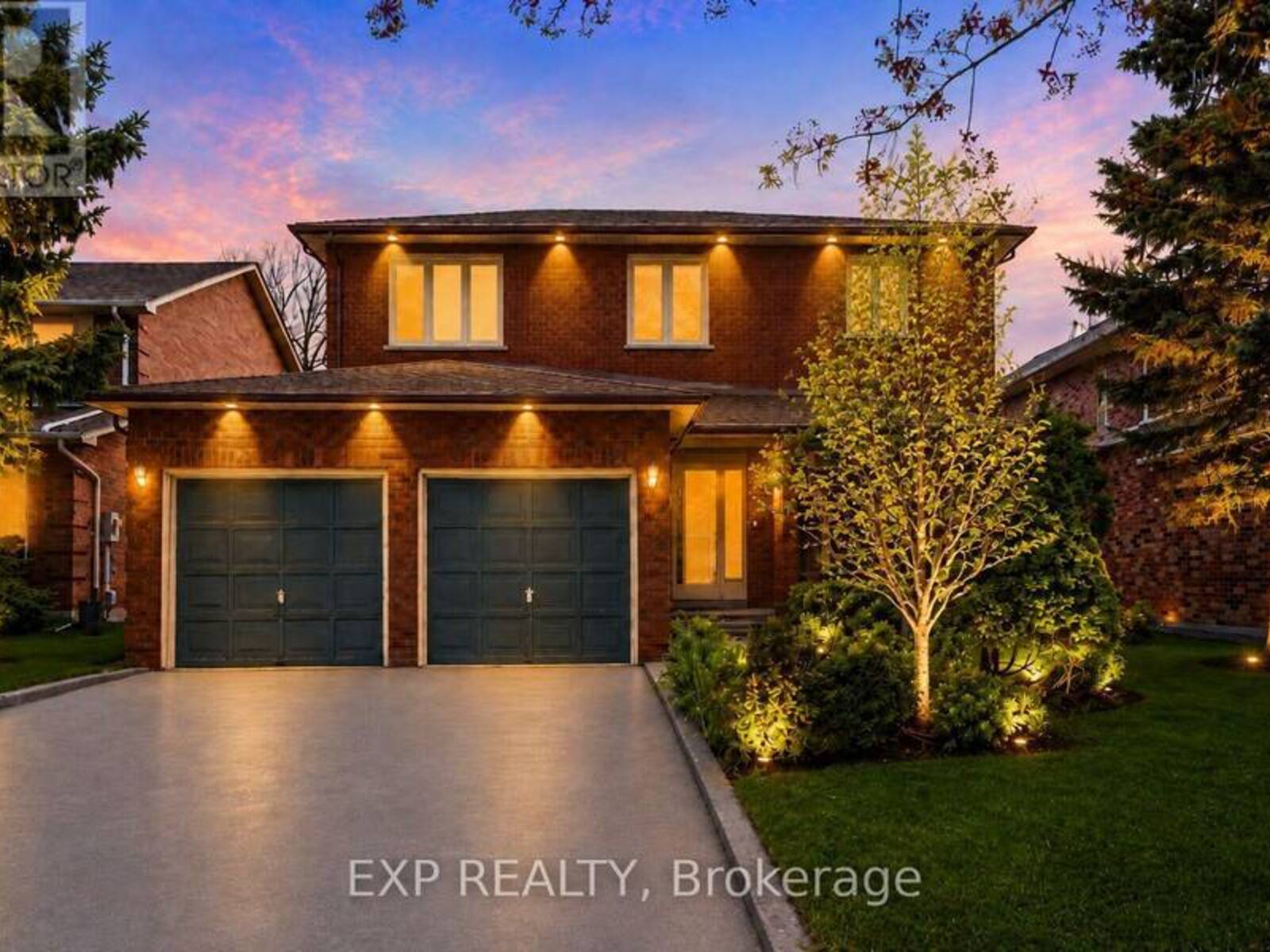 51 SANDERSON CRESCENT, Richmond Hill, Ontario L4C 5L5