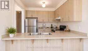 15 GOWER DRIVE | Aurora Ontario | Slide Image Four