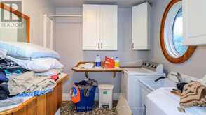 523 LAKE DRIVE E | Georgina Ontario | Slide Image Thirty