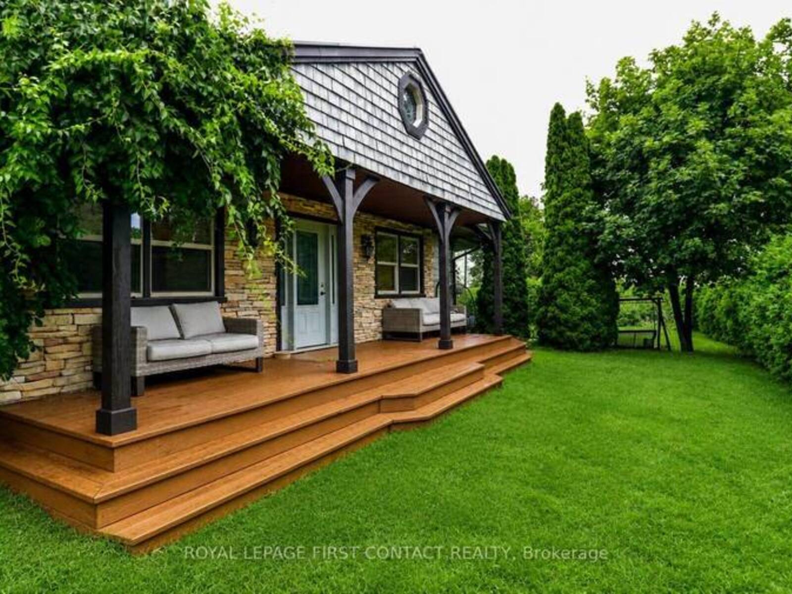 523 LAKE DRIVE E, Georgina, Ontario L0E 1S0