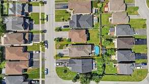 17 WHITE CRESCENT | Barrie Ontario | Slide Image Three