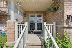 17 WHITE CRESCENT | Barrie Ontario | Slide Image Four