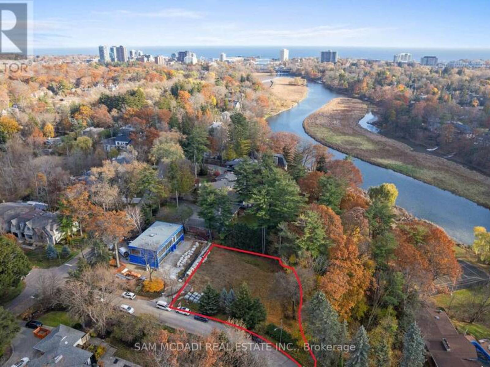 1470 PINETREE CRESCENT, Mississauga, Ontario L5G 2S8