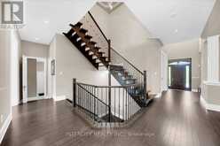 233 CARISBROOKE CIRCLE | Aurora Ontario | Slide Image Twelve