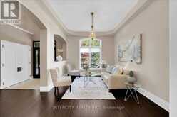 233 CARISBROOKE CIRCLE | Aurora Ontario | Slide Image Five