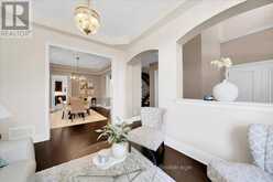 233 CARISBROOKE CIRCLE | Aurora Ontario | Slide Image Six