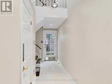 75 ST. ANDREWS COURT | Aurora Ontario | Slide Image Thirteen