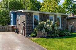 19 AUSTEN LANE | Barrie Ontario | Slide Image One