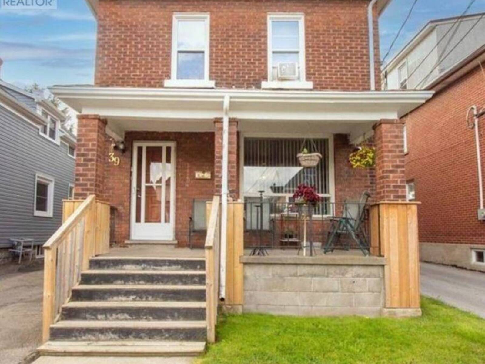 39 PARK STREET, Welland, Ontario L3B 4M3