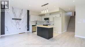 92 FAIRLANE AVENUE | Barrie Ontario | Slide Image Fifteen
