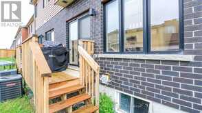 92 FAIRLANE AVENUE | Barrie Ontario | Slide Image Eight