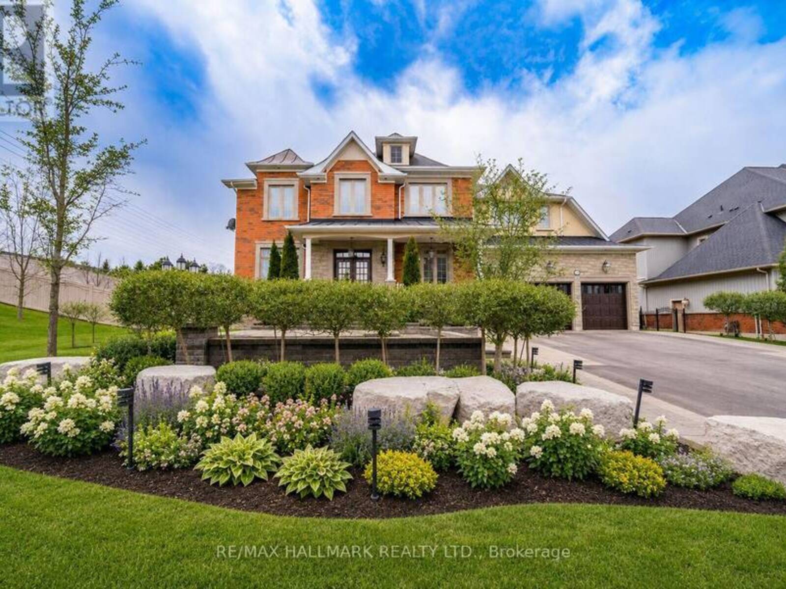 37 COUNTRY CLUB CRESCENT, Uxbridge, Ontario L9P 0B8