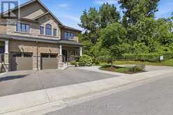 21 GORD MATTHEWS WAY | Uxbridge Ontario | Slide Image Three