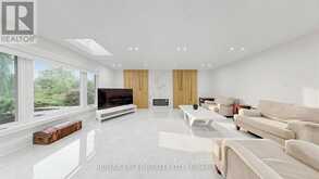 2B TRINITY CRESCENT | Richmond Hill Ontario | Slide Image Fifteen