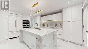 2B TRINITY CRESCENT | Richmond Hill Ontario | Slide Image Twenty-one