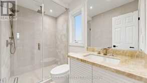 2B TRINITY CRESCENT | Richmond Hill Ontario | Slide Image Thirty-two