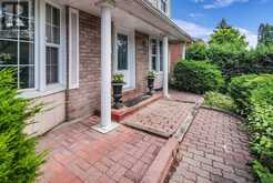 55 FAWCETT TRAIL | Toronto Ontario | Slide Image Four