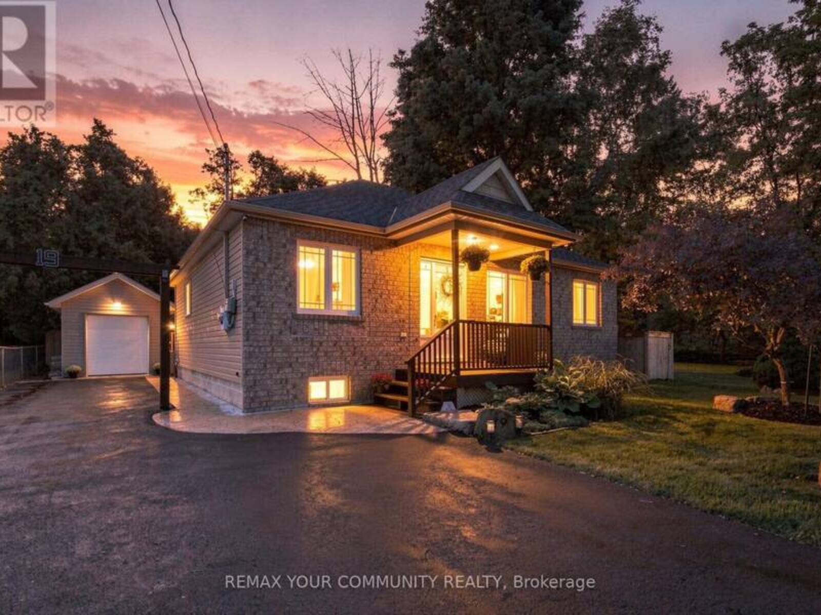 19 DE GEER STREET, Georgina, Ontario L0E 1L0