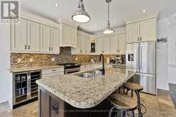 25 HERON BOULEVARD | Springwater Ontario | Slide Image Ten