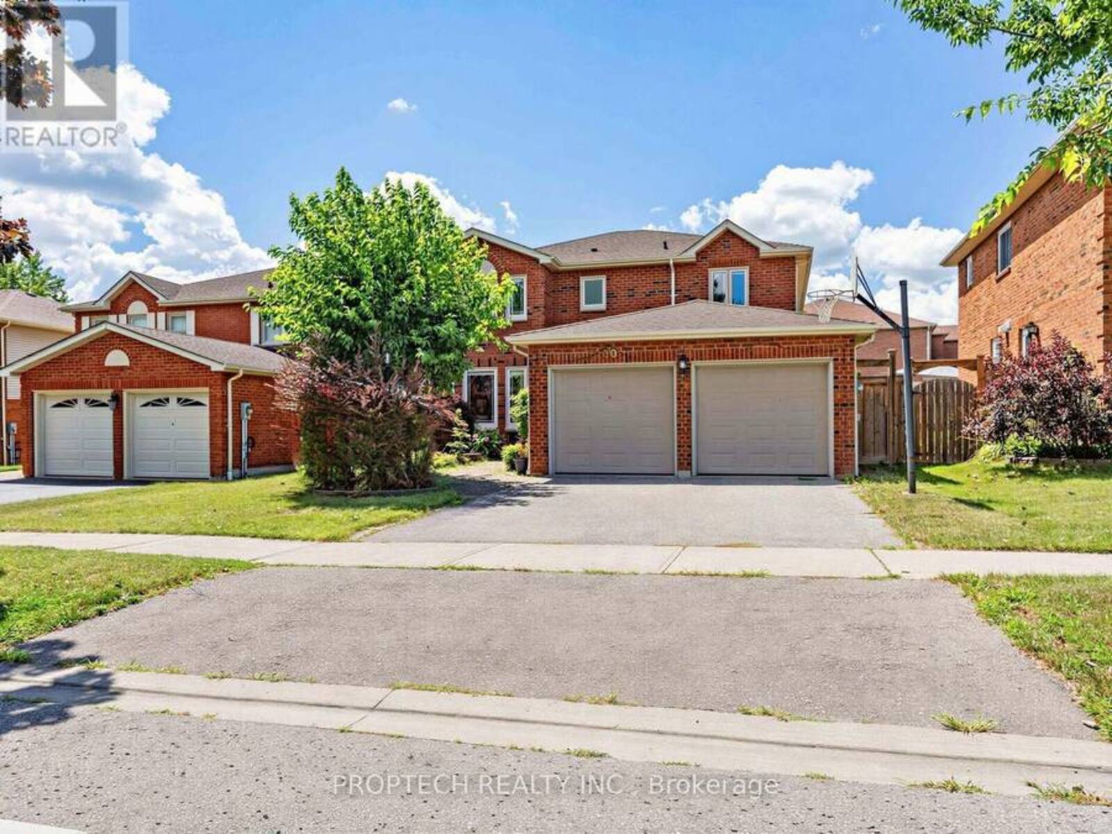 50 FALLINGBROOK STREET, Whitby, Ontario L1R 1L8