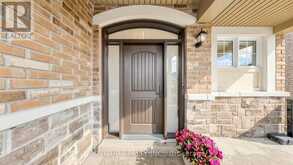 35 LAUDERDALE DRIVE | Vaughan Ontario | Slide Image Three