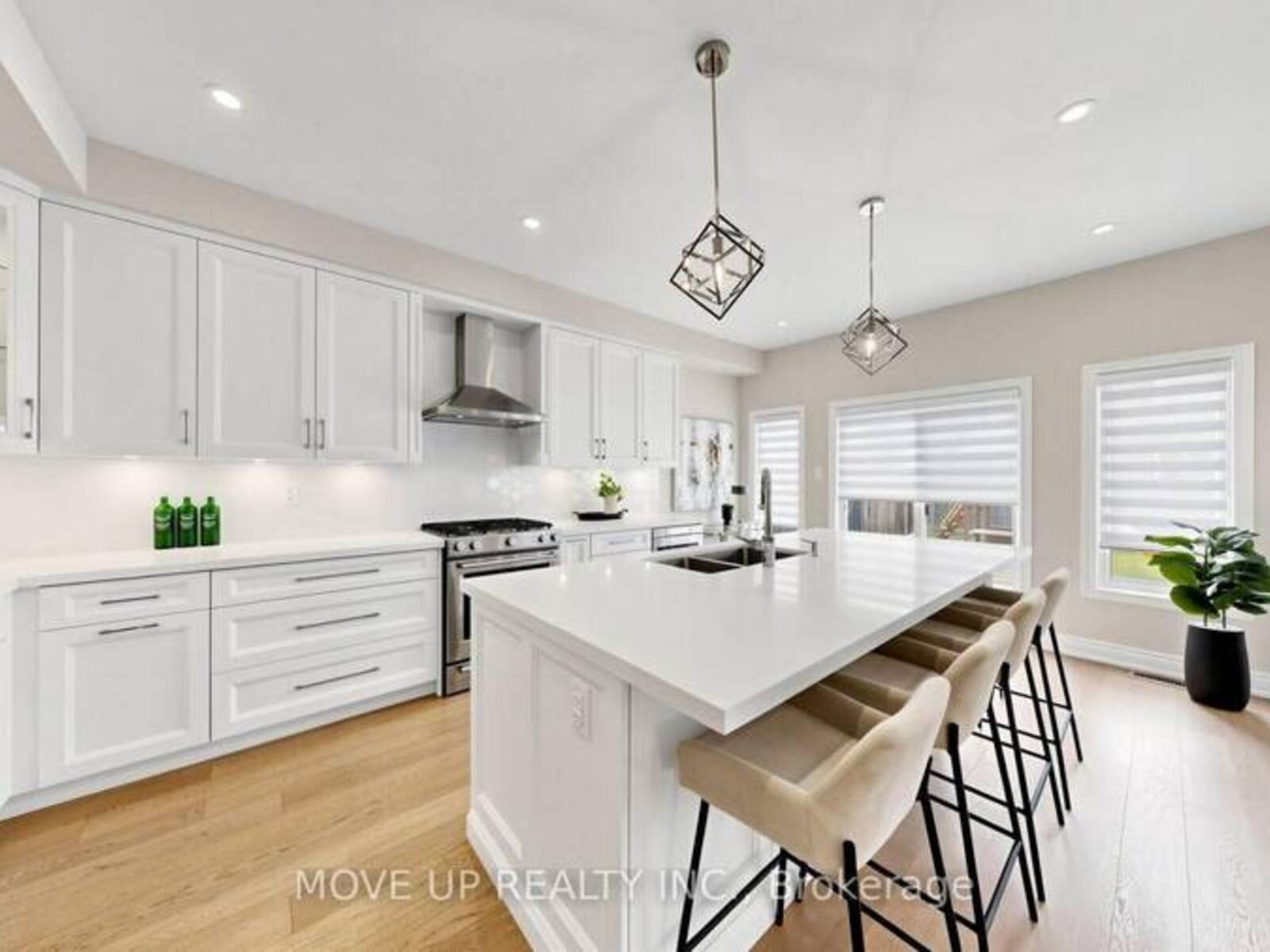 35 LAUDERDALE DRIVE, Vaughan, Ontario L6A 4G8