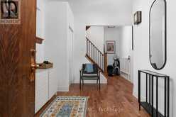 9 FAIRVIEW AVENUE | Toronto Ontario | Slide Image Ten