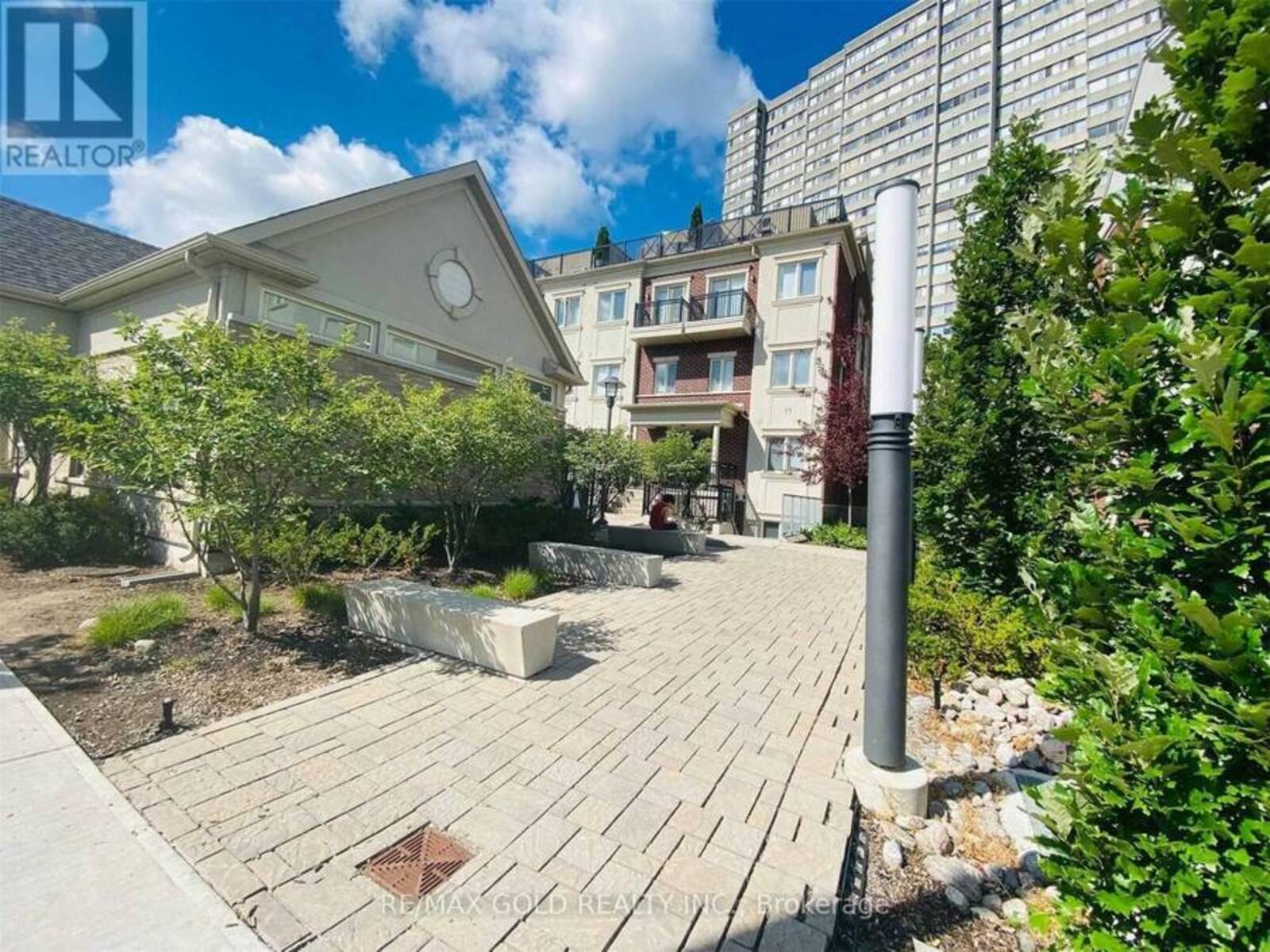 114 - 15 CONEFLOWER CRESCENT, Toronto, Ontario M2R 0A5