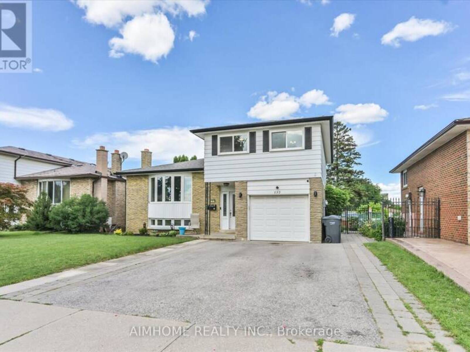 232 MCMURCHY AVENUE, Brampton, Ontario L6Y 1Z5