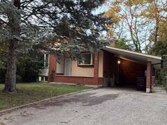 7 CARDILL CRESCENT Waterloo Ontario, N2L 3Y7