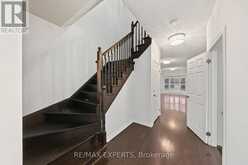 39 NAYLOR DRIVE | Bradford West Gwillimbury Ontario | Slide Image Four