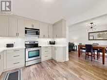 6 BOOTH LANE | Barrie Ontario | Slide Image Ten