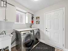 6 BOOTH LANE | Barrie Ontario | Slide Image Thirteen