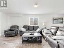 6 BOOTH LANE | Barrie Ontario | Slide Image Four