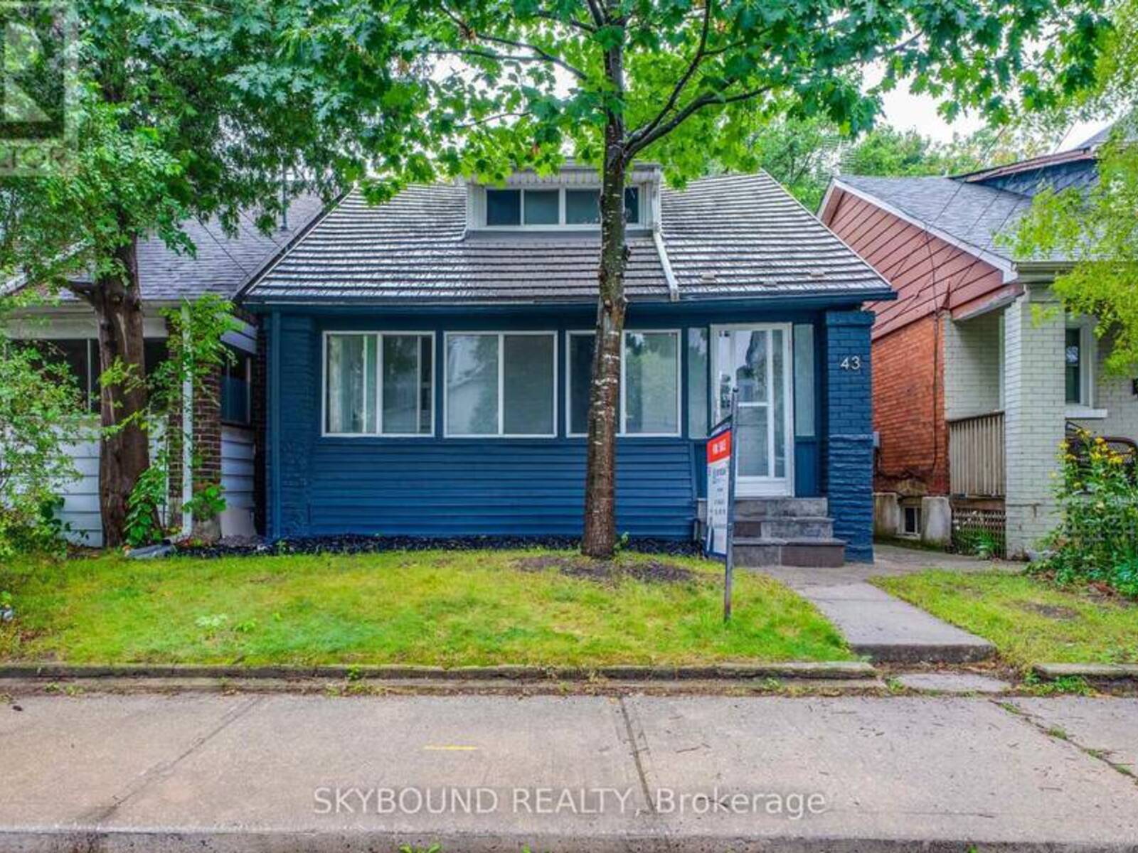 43 CRAYDON AVENUE, Toronto, Ontario M6M 2C8